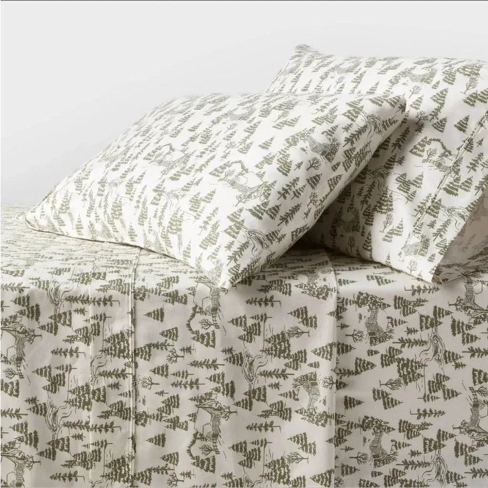 NEW King 400 Thread Count Performance
Holiday Sheet Set Ivory Green 100% cotton